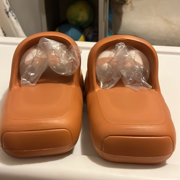 EVA Foam Cloud Puffed Slides size 9-10 Mens New Rust Orange - Picture 15 of 16